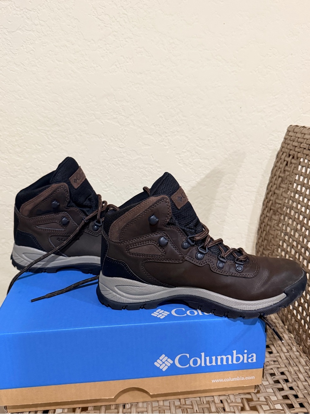 Columbia Women's Newton Ridge Plus Waterproof Hiking Boot - Picture 6 of 9